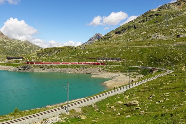Švicarska Alpskom željeznicom Bernina